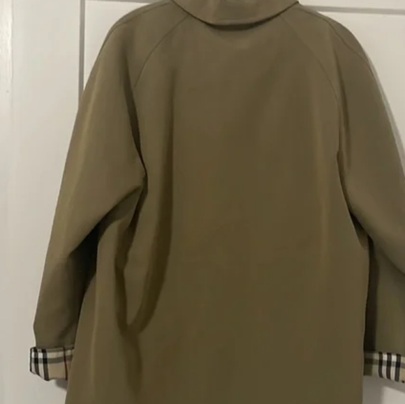 Burberry rain coat size 10 - Picture 2 of 6